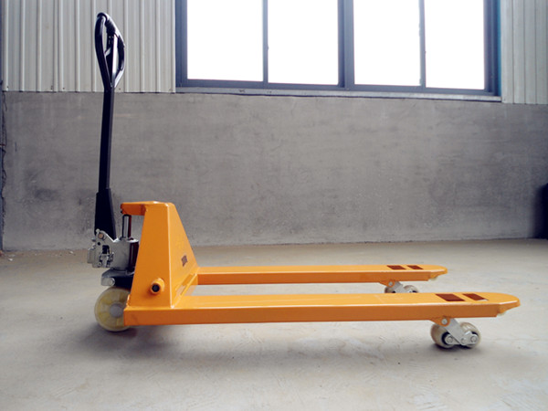 2噸手動(dòng)液壓叉車一站式廠家供應(yīng)地牛多少錢--河北東圣吊索具制造有限公司--小型攪拌機(jī)|石材夾具|液壓堆高車|手動(dòng)叉車 2噸手動(dòng)液壓叉車一站式廠家供應(yīng)地牛多少錢--河北東圣吊索具制造有限公司--小型攪拌機(jī)|石材夾具|液壓堆高車|手動(dòng)叉車