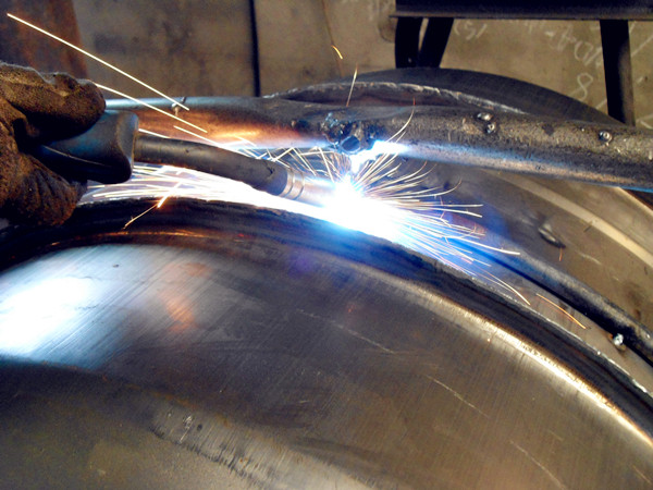 小型攪拌機外部焊接技術,保證無縫焊接--河北東圣吊索具制造有限公司--小型攪拌機|石材夾具|液壓堆高車|手動叉車 小型攪拌機外部焊接技術,保證無縫焊接--河北東圣吊索具制造有限公司--小型攪拌機|石材夾具|液壓堆高車|手動叉車