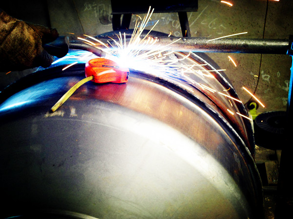 小型攪拌機外部焊接技術,保證無縫焊接--河北東圣吊索具制造有限公司--小型攪拌機|石材夾具|液壓堆高車|手動叉車 小型攪拌機外部焊接技術,保證無縫焊接--河北東圣吊索具制造有限公司--小型攪拌機|石材夾具|液壓堆高車|手動叉車