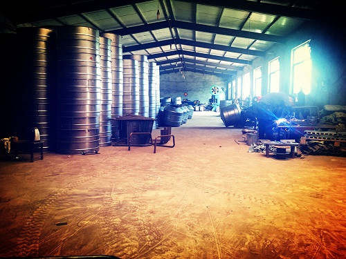 小型攪拌機(jī)焊接車間實況-河北東圣吊索具制造有限公司 小型攪拌機(jī)焊接車間實況-河北東圣吊索具制造有限公司