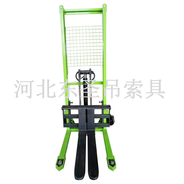 手動(dòng)液壓堆高車維修主要部位細(xì)節(jié)展示--河北東圣吊索具制造有限公司--小型攪拌機(jī)|石材夾具|液壓堆高車|手動(dòng)叉車 手動(dòng)液壓堆高車維修主要部位細(xì)節(jié)展示--河北東圣吊索具制造有限公司--小型攪拌機(jī)|石材夾具|液壓堆高車|手動(dòng)叉車