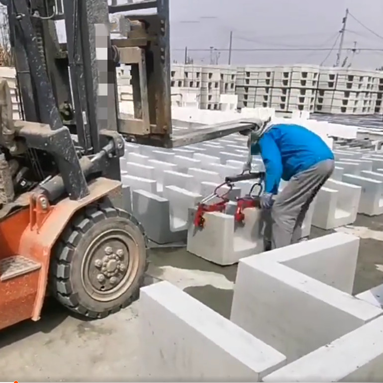 小板吊夾吊裝搬運(yùn)水泥槽